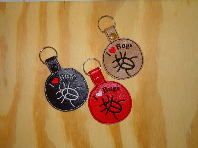 Ich Liebe Käfer Bestickte Schlüsselanhänger Aus Vinyl. Käfer, Insekten, Käfer von MrsJoeSews