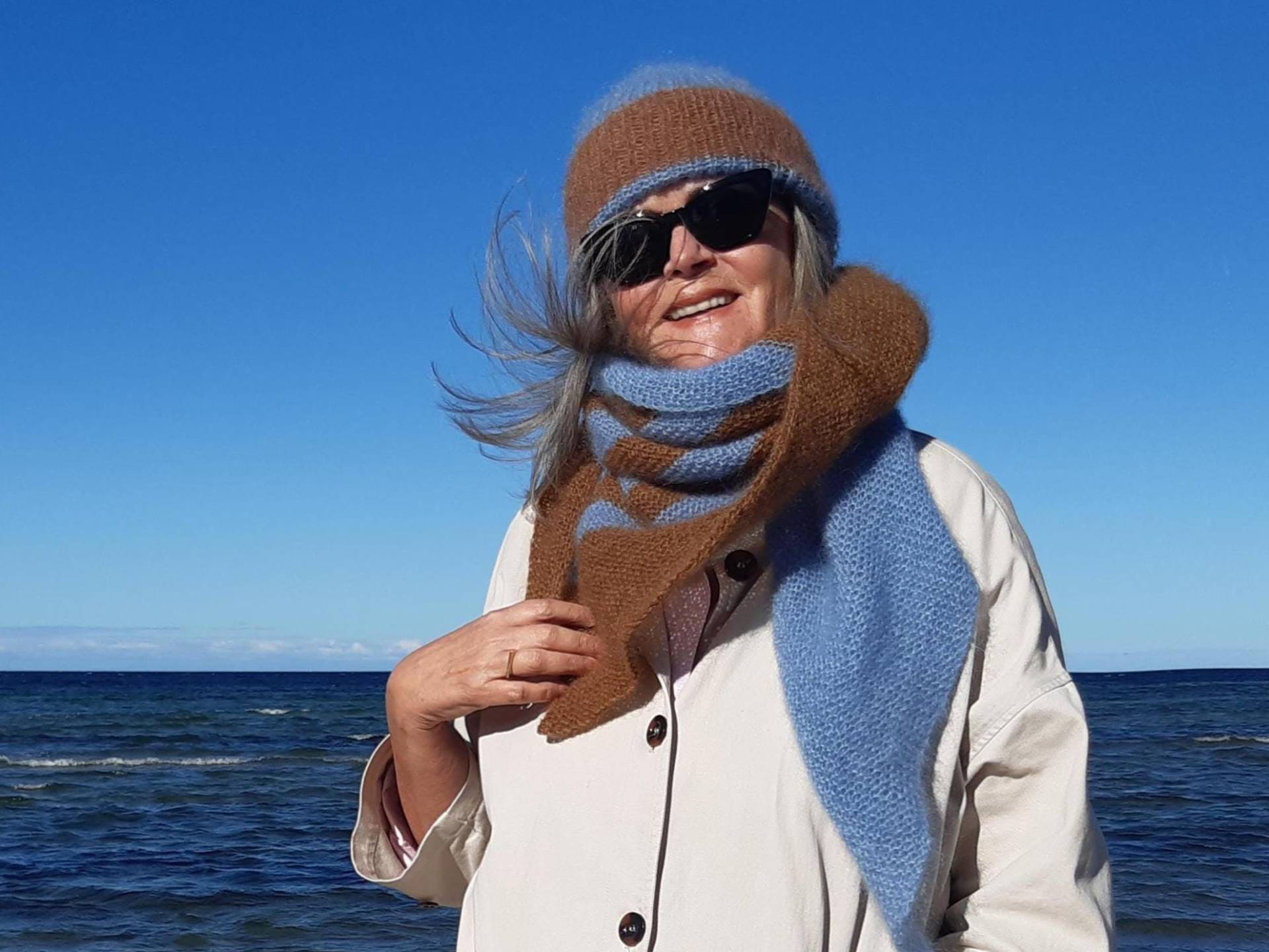 Handgestricktes Mohair Seidentuch Mit Mütze Braun Hellblau Damen Set Groß Weich von MrsLisbeth