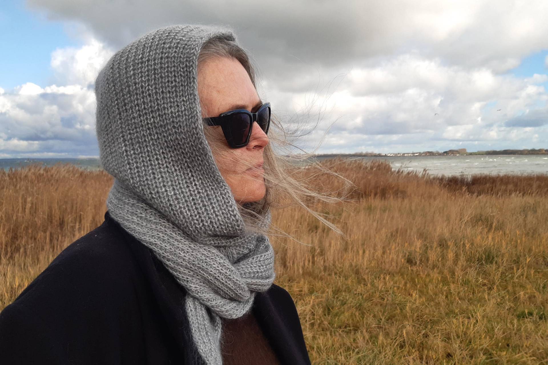 Kaschmir-Mützenschal in Hellgrau/Handgestrickt Im Halbpatentmuster Unikat von MrsLisbeth