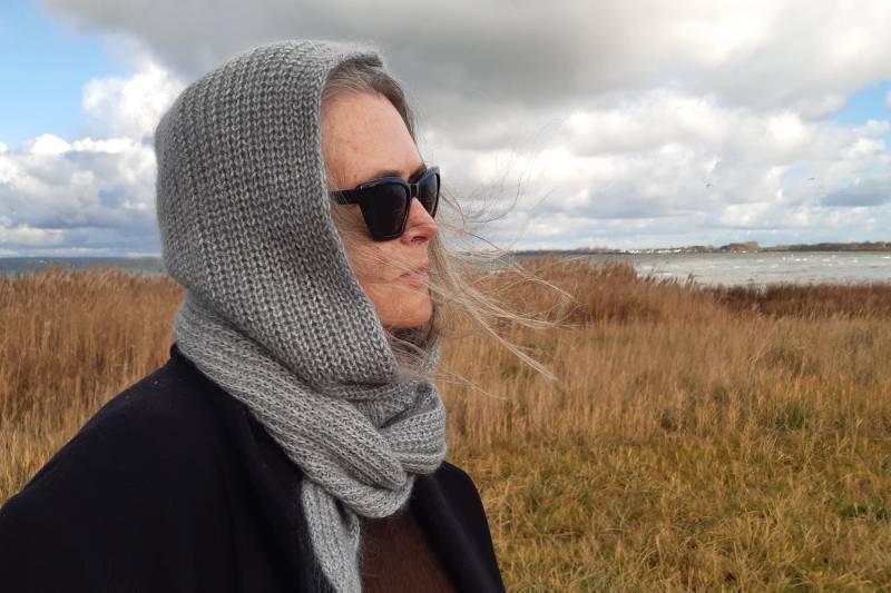 Kaschmir-Mützenschal in Hellgrau/Handgestrickt Im Halbpatentmuster Unikat von MrsLisbeth