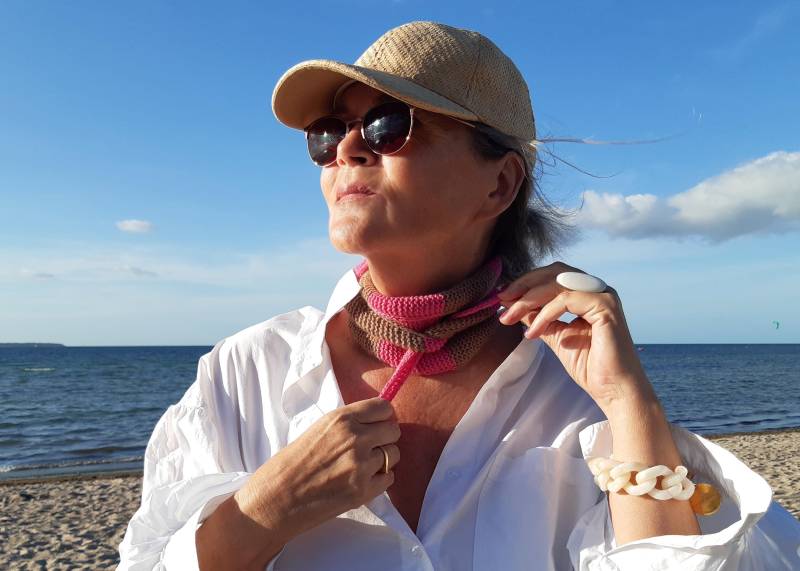 Kleiner Kaschmir-Wollschal - Handgemacht, Weich & Edel Unisex Geschenkidee, Nachhaltiges Accessoire in Diversen Farben von MrsLisbeth