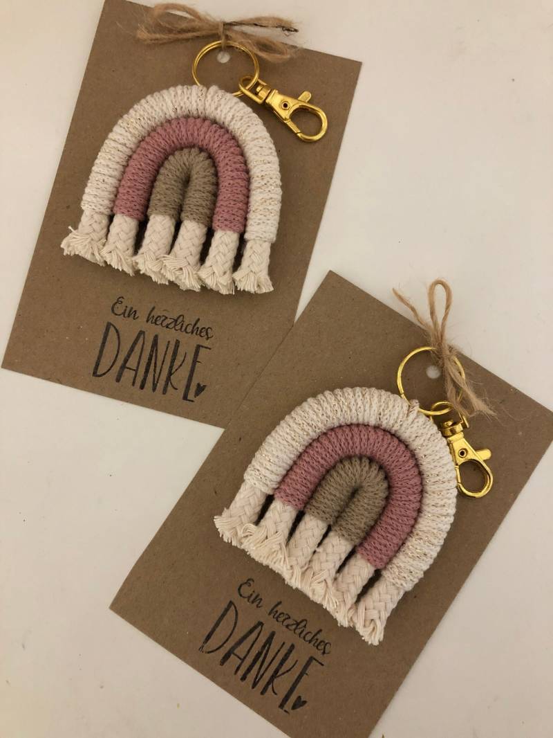 Schlüsselanhänger Regenbogen in Deinen -Wunschfarben von MrsLovelyThings