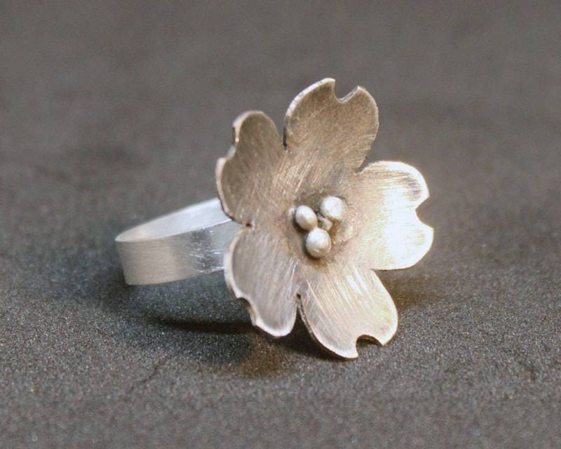 Kirschblüte Oxidierter Sterlingsilberring, Sakura-Blumenring, Natur Inspiriertes Geschenk Für Frau Kirschblüte Oxidierter Sterlingsilberring, Sakura-Blumenring, Natur Inspiriertes Geschenk Für Frau von MrsPepper