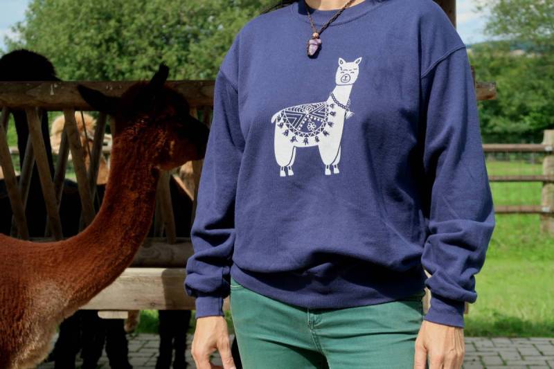 Alpaka Sweatshirt /Alpaca Sweatshirt - Pullover- Handprinted Unisex von MrsSoleilMrsLune