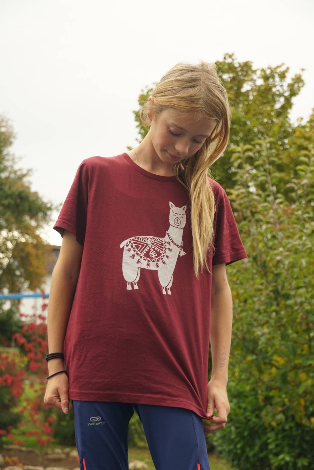 Fairtrade Kinder T-Shirts Alpaka - Rot Weinrot Dunkelrot/Shirt Bordeaux Handbedruckt von MrsSoleilMrsLune