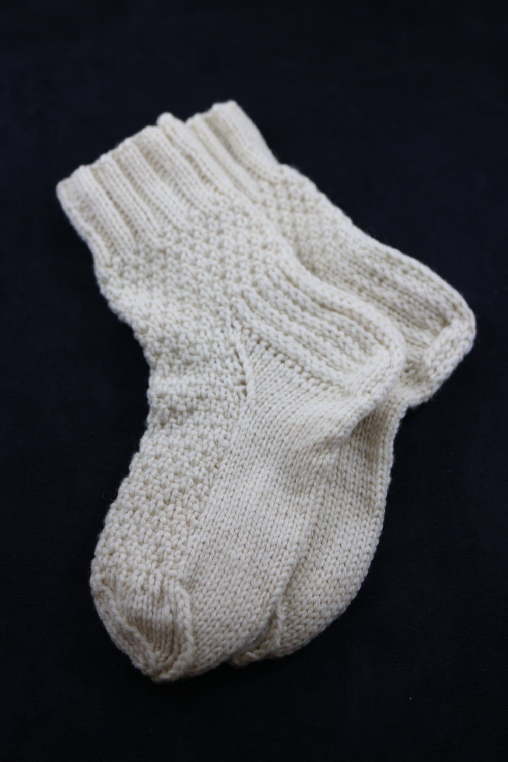 Handgestrickte Socken Aus 100% Wolle in Weisser Farbe Sofort Versandfertig von Mrsbshopetsy
