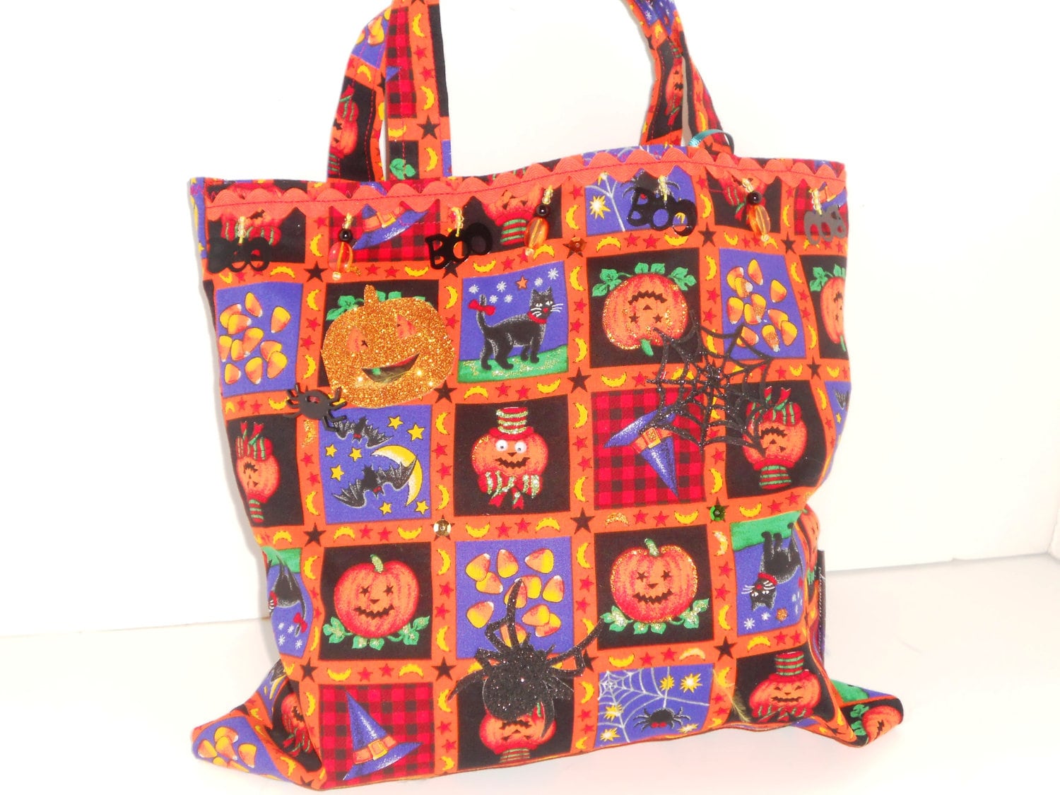 Halloween Kürbisse Und Schwarze Katze Candy Bag Mit Gestickter Namensoption von MsKarenNY
