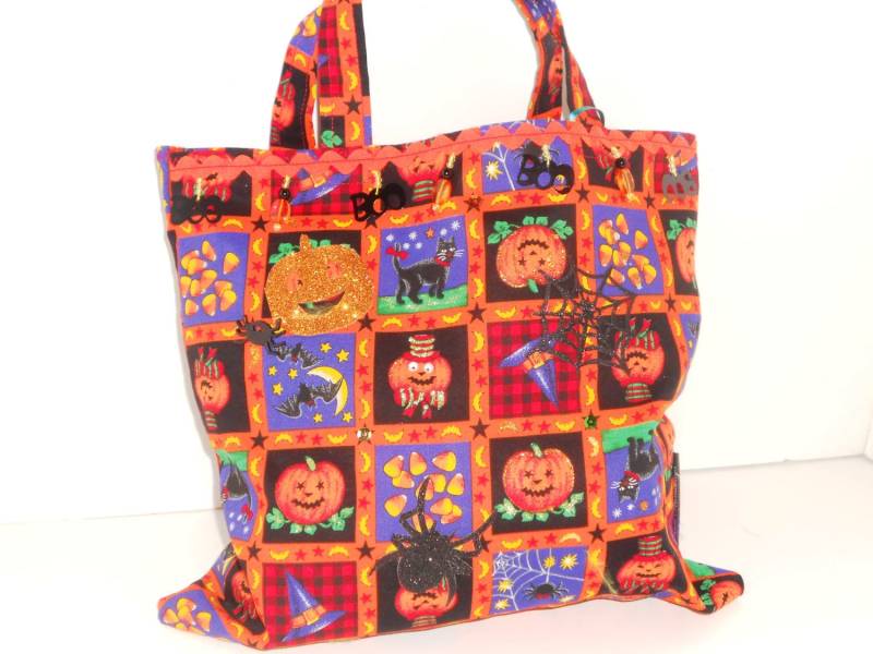 Halloween Kürbisse Und Schwarze Katze Candy Bag Mit Gestickter Namensoption Halloween Kürbisse Und Schwarze Katze Candy Bag Mit Gestickter Namensoption von MsKarenNY