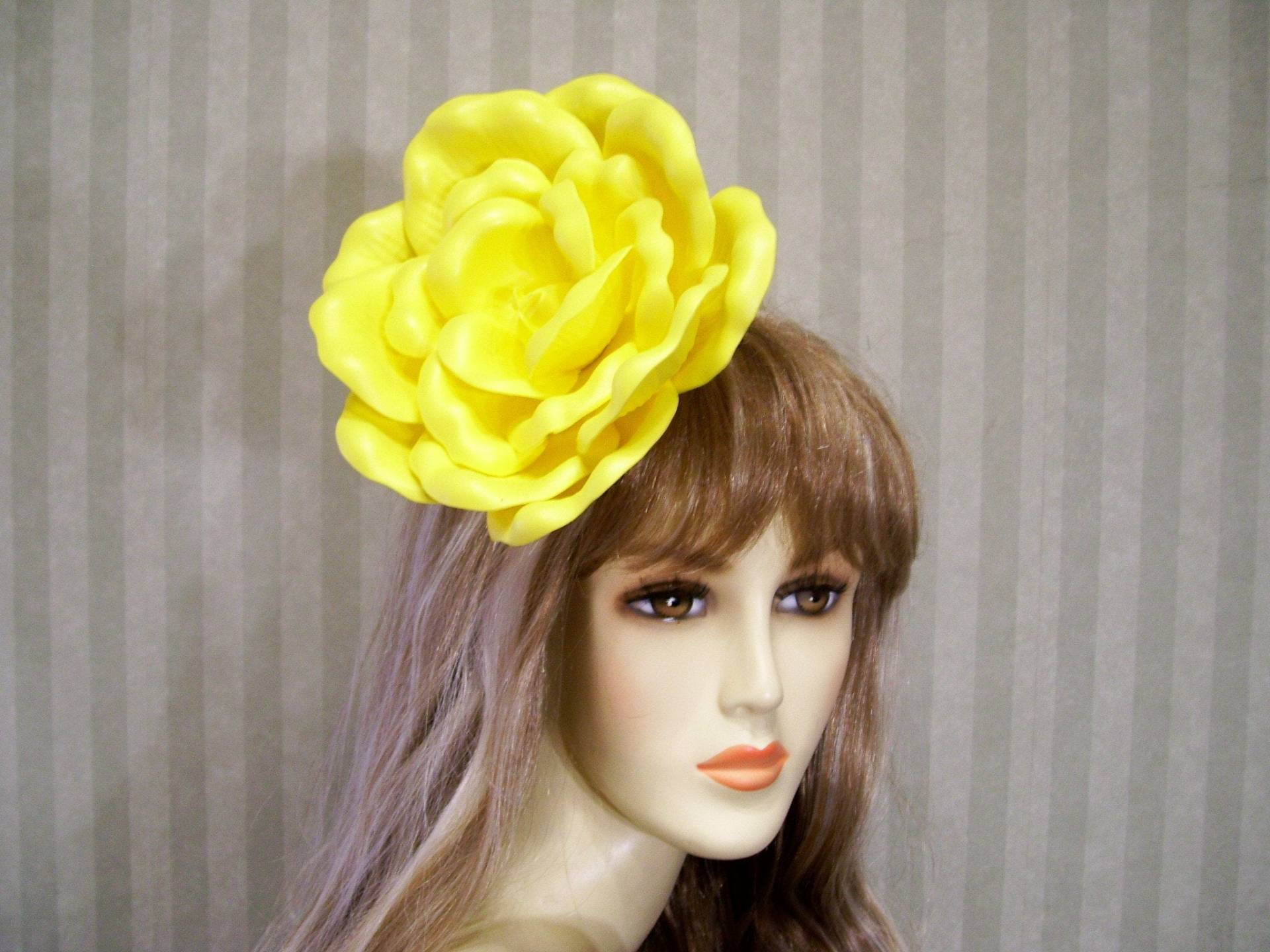 Gelb Kentucky Derby Fascinator Hut, Blumen Hochzeit Blume 17, 5 cm Gelb Osterblume Clip, Tea Party Hut Gelb Kentucky Derby Fascinator Hut, Blumen Hochzeit Blume 17, 5 cm Gelb Osterblume Clip, Tea Party Hut von MsPurdy