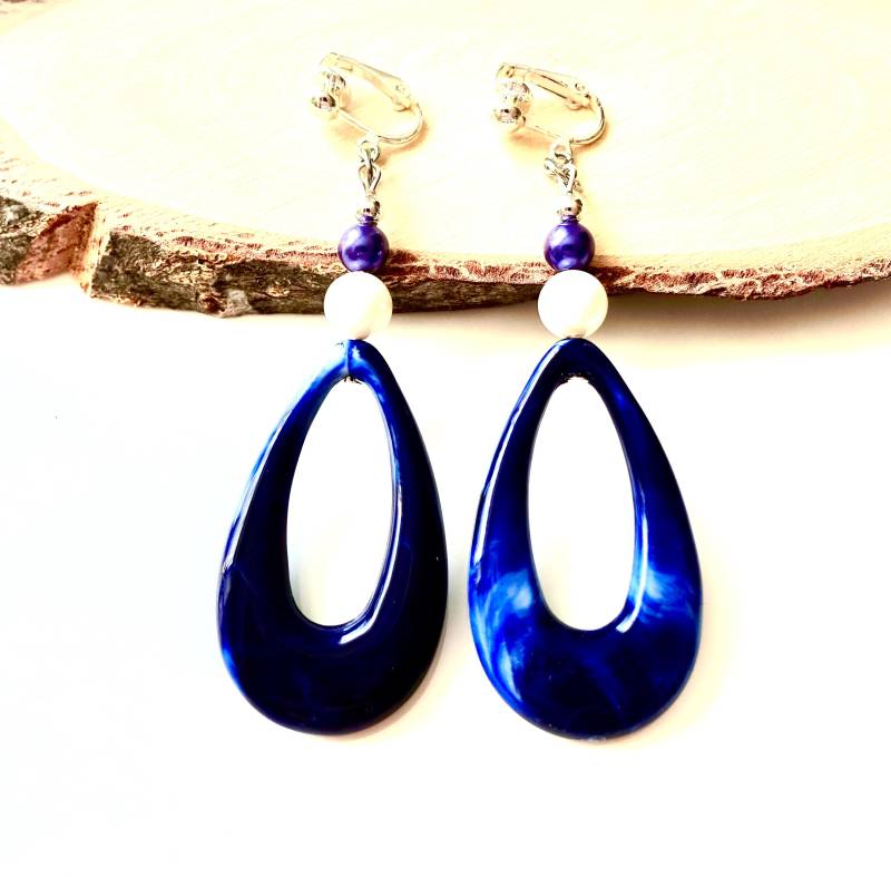 Edelstahl Ohrclips Mit Wunderschönen Kunststoff-Tränen Und Shell-Perlen Ohrschmuck Unisex Blau-Weiß von MsSchmuck