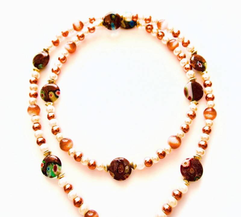 Halskette Mit Glasperlen in Creme-Braun Und Bunten Cateya-Münzen Perlen Mittellang Minimalistisch Sommerkette Urlaubskette Halskette Mit Glasperlen in Creme-Braun Und Bunten Cateya-Münzen Perlen Mittellang Minimalistisch Sommerkette Urlaubskette von MsSchmuck