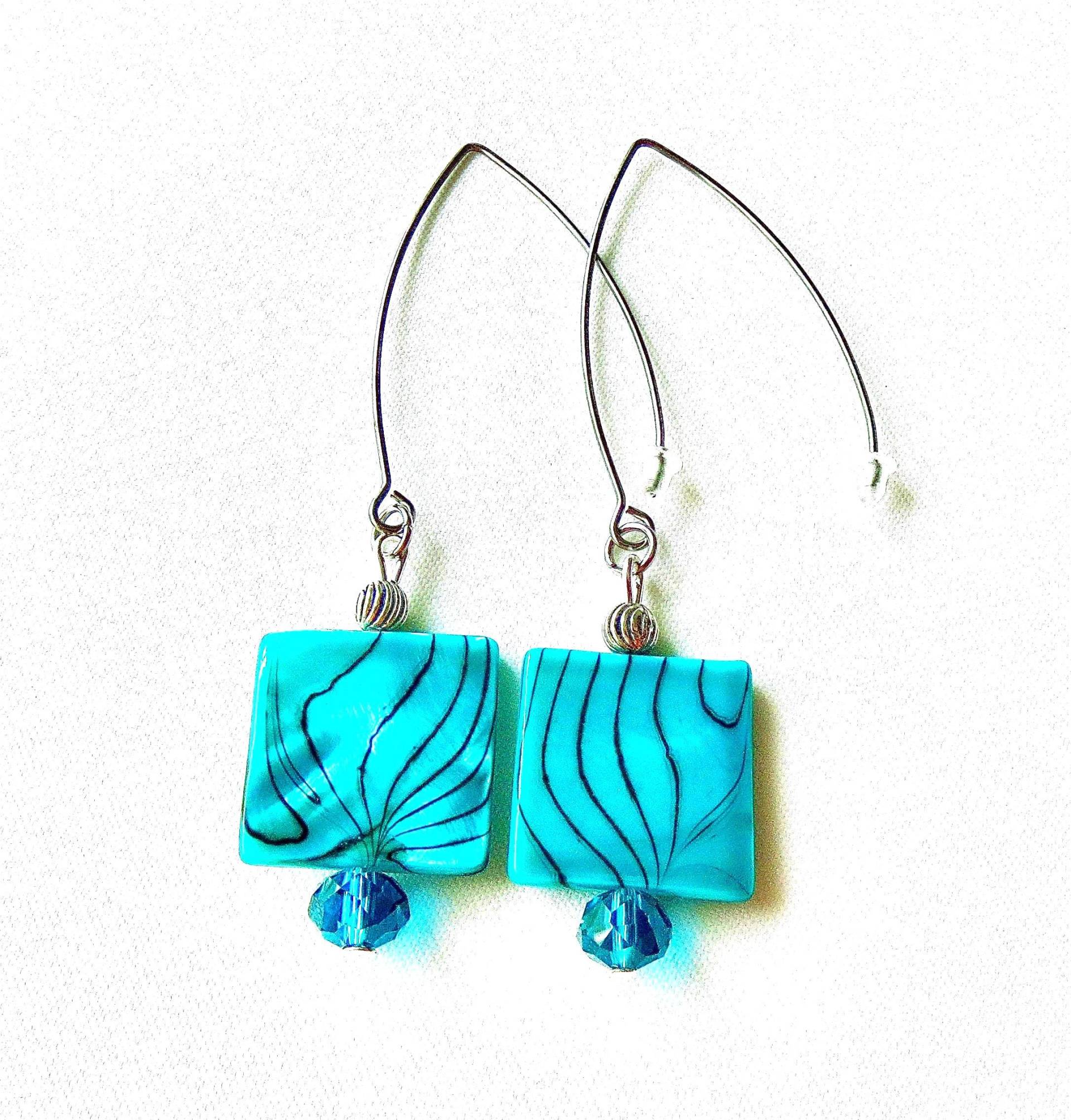 Lange Edelstahl Ohrhänger Mit Perlmutt Quadraten Ohrschmuck von MsSchmuck