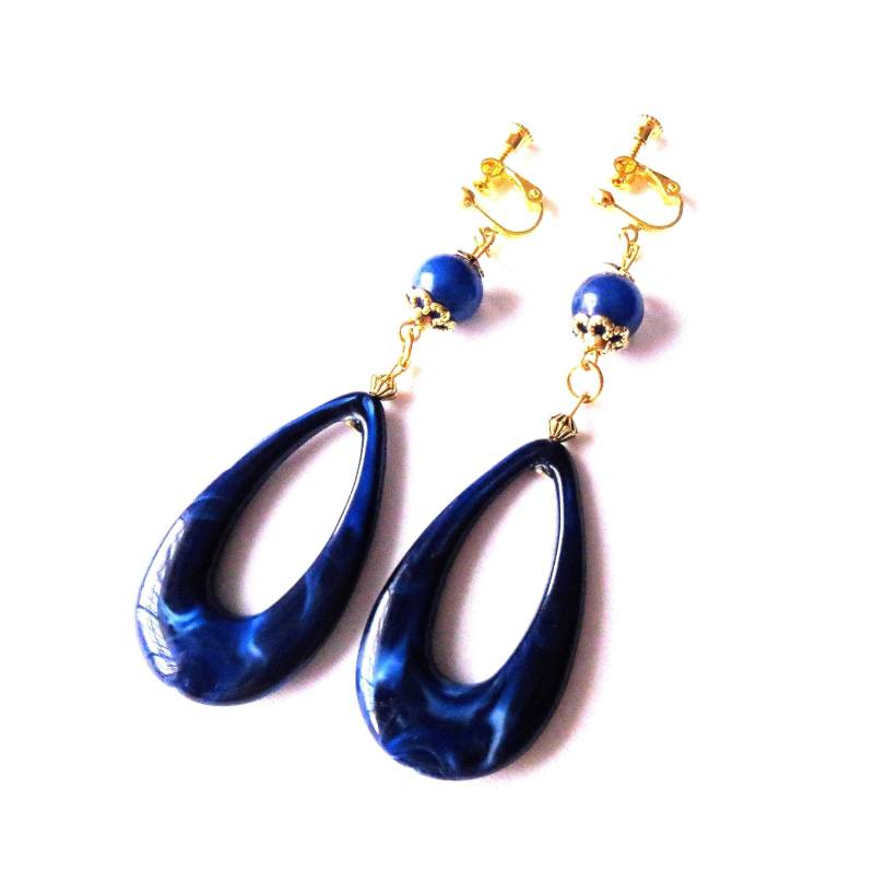 Lange Ohrclips Mit Lapis Lazuli Perlen Und Wunderschönen Acryl-Tränen-Anhängern Dunkelblau-Gold Ohrschmuck Frauenclips Lang, Lässig, Elegant von MsSchmuck