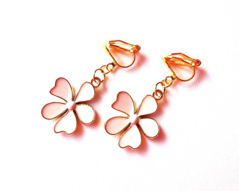 Messing Ohrclips /Ohrhänger Mit Wunderschönen Zartrosa Emaille Blumen Ohrschmuck Frauen Und Mädchen Schmuck Geschenkidee Geburtstag von MsSchmuck