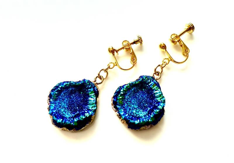 Ohrclips Mit Wunderschönen Druzy-Harz Anhängern in Königsblau Ohrschmuck Unisex Geschenkidee von MsSchmuck