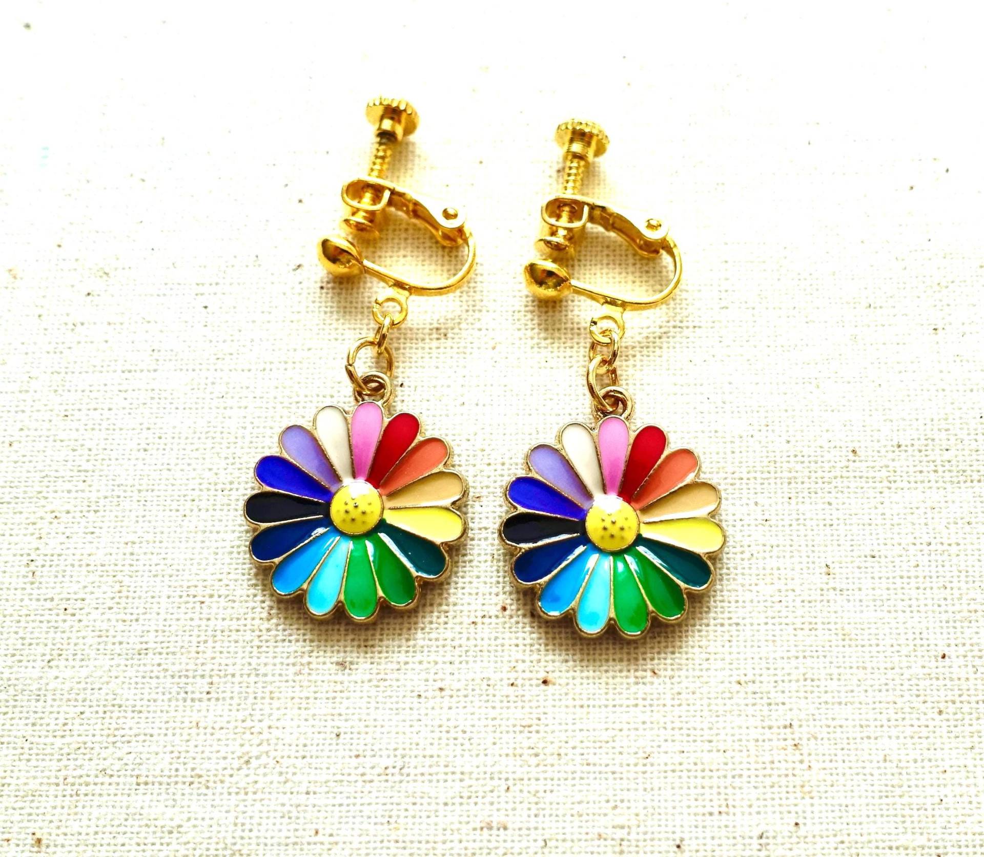 Ohrclips Mit Wunderschönen Emaille Blumen in Regenbogenfarben Ohrschmuck Ohne Ohrloch Für Kinder Und Erwachsene Geschenkidee von MsSchmuck