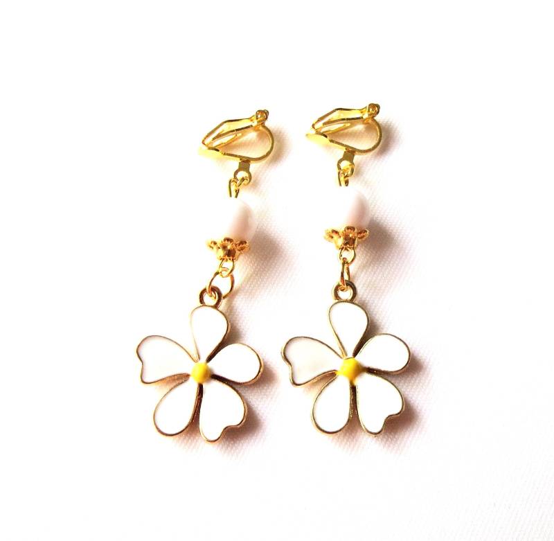 Ohrclips"Weiße Blumen" Ohrschmuck Clips Für Mädchen Und Frauen Frauenschmuck Mädchenschmuck Geschenkidee Geburtstag Jubiläum von MsSchmuck