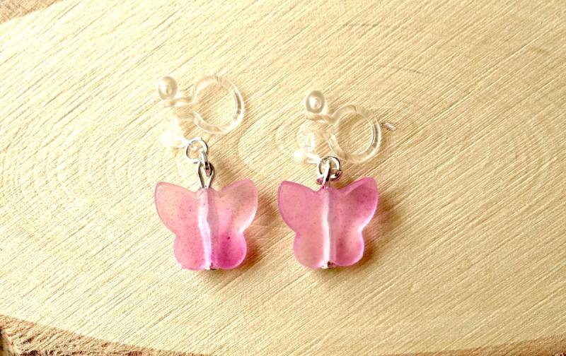 Schmerzfreie Ohrclips Mit Acryl-Schmetterlingen in Rosa-Pink Ohrschmuck Kinderschmuck Mädchenschmuck Geschenk Geburtstag von MsSchmuck