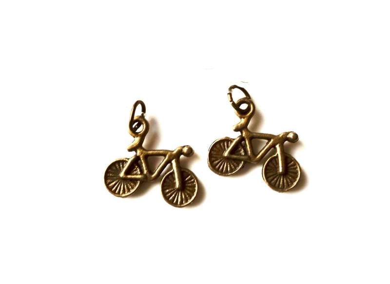 Schmerzfreie Ohrclips Mit Kleinen Bronzefarbenen Fahräder Ohrschmuck Kinderschmuck Jungen Und Mädchenschmuck von MsSchmuck