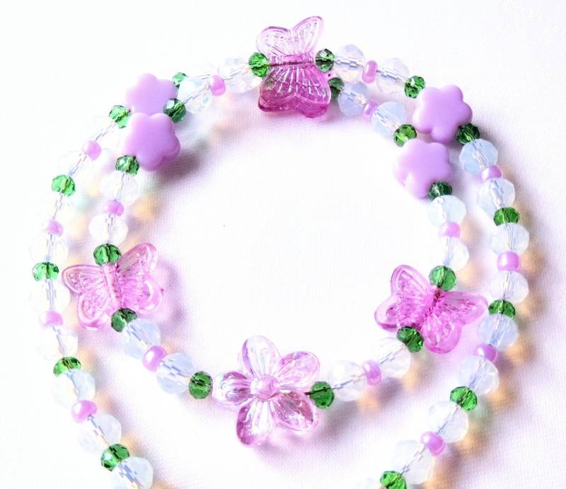 Zarte Mädchenkette Mit Opalitperlen Und Lila Acryl Schmetterlingen Mädchenschmuck Kinderschmuck Kinderkette Geschenkidee von MsSchmuck