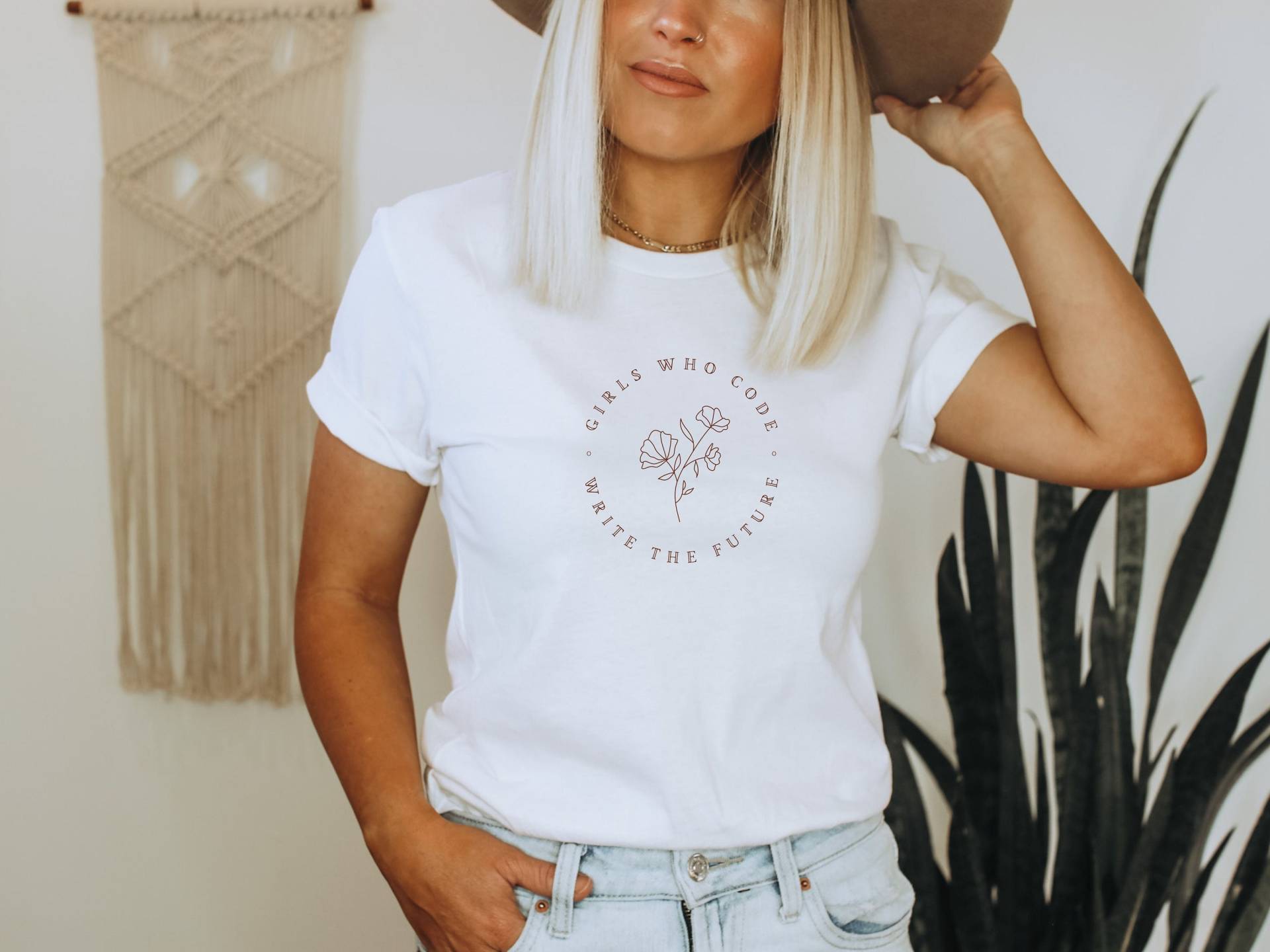 Girls Who Code Write The Future Shirt - Frauen in Tech Stem - Steminist - Frau Ingenieur Geschenk-Software-Ingenieur Geschenk-Programmierer Girls Who Code Write The Future Shirt - Frauen in Tech Stem - Steminist - Frau Ingenieur Geschenk-Software-Ingenieur Geschenk-Programmierer von MsSoftwareEngineer