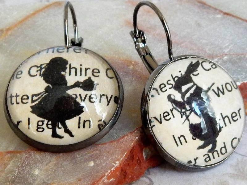 Alice Im Wunderland Ohrringe, White Rabbit Schmuck, White Rabbit Uhr Ohrringe von Msemrick