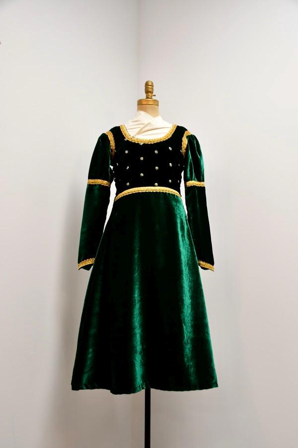 Fiona - Mädchen Abendkleid Grün & Gold Samtkleid Made To Order von MskWsk