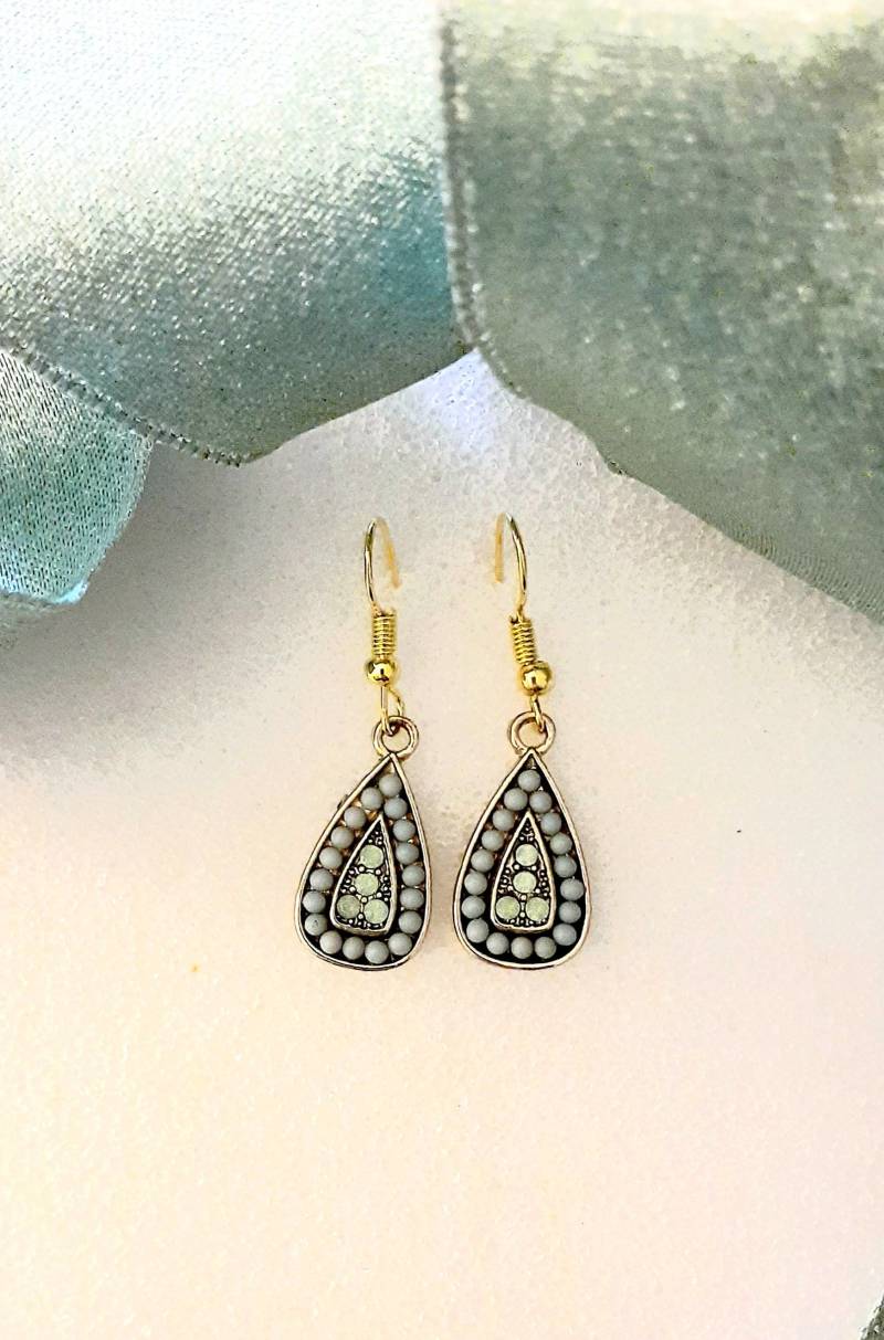 Antik Gold Meerschaum Träne Charme Ohrringe von MtNeboDesigns