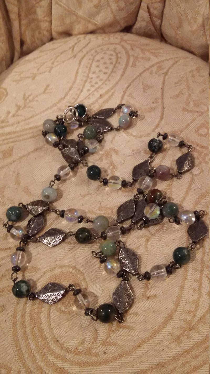 Collier Aus Achat Und Rotguss in Abgewinkelter Form An Einer Gliederkette von MtNeboDesigns