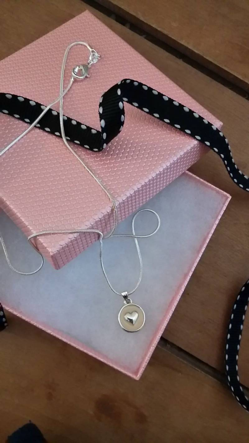 Hübsches Kleines Herz in Engelshautfarbe An Einer 925 Silberkette von MtNeboDesigns