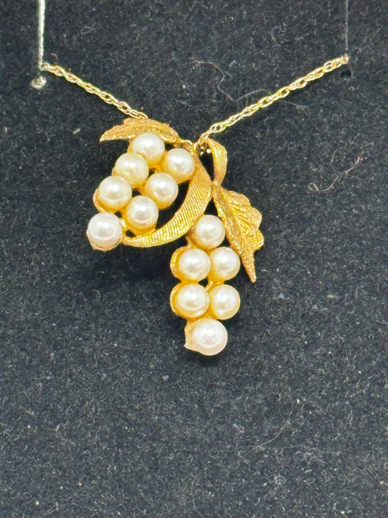 Vintage 14Kt Gelbgold Perlenkette in Einem Benutzerdefinierten Trauben-Cluster-Design An Einer 14Kt Goldkette Prunkstück von MtnHighCoins