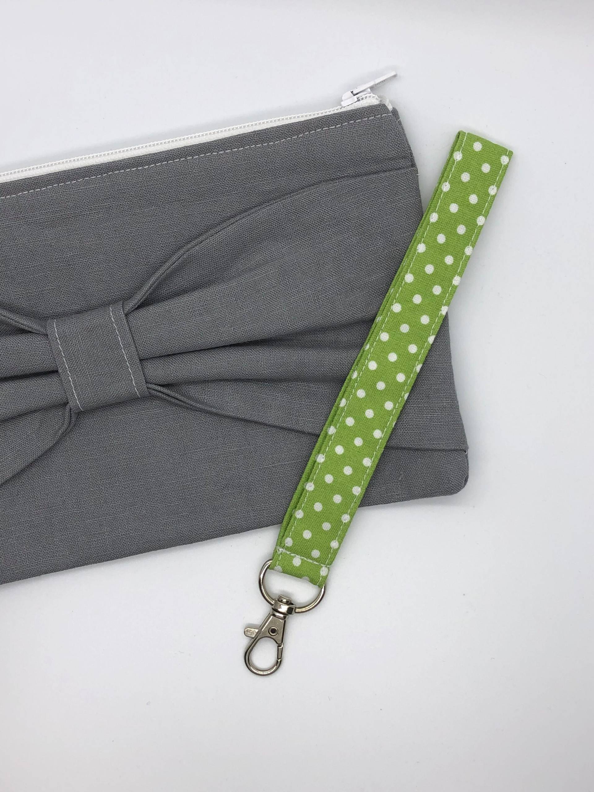 Stoff Schlüsselanhänger, Schlüsselanhänger Accessoire, Langes Armband, Kurzes Stoff-Lanyard. Perfektes Geschenk Für Mama Diesen Muttertag Stoff Schlüsselanhänger, Schlüsselanhänger Accessoire, Langes Armband, Kurzes Stoff-Lanyard. Perfektes Geschenk Für Mama Diesen Muttertag von MtnLilyBoutique