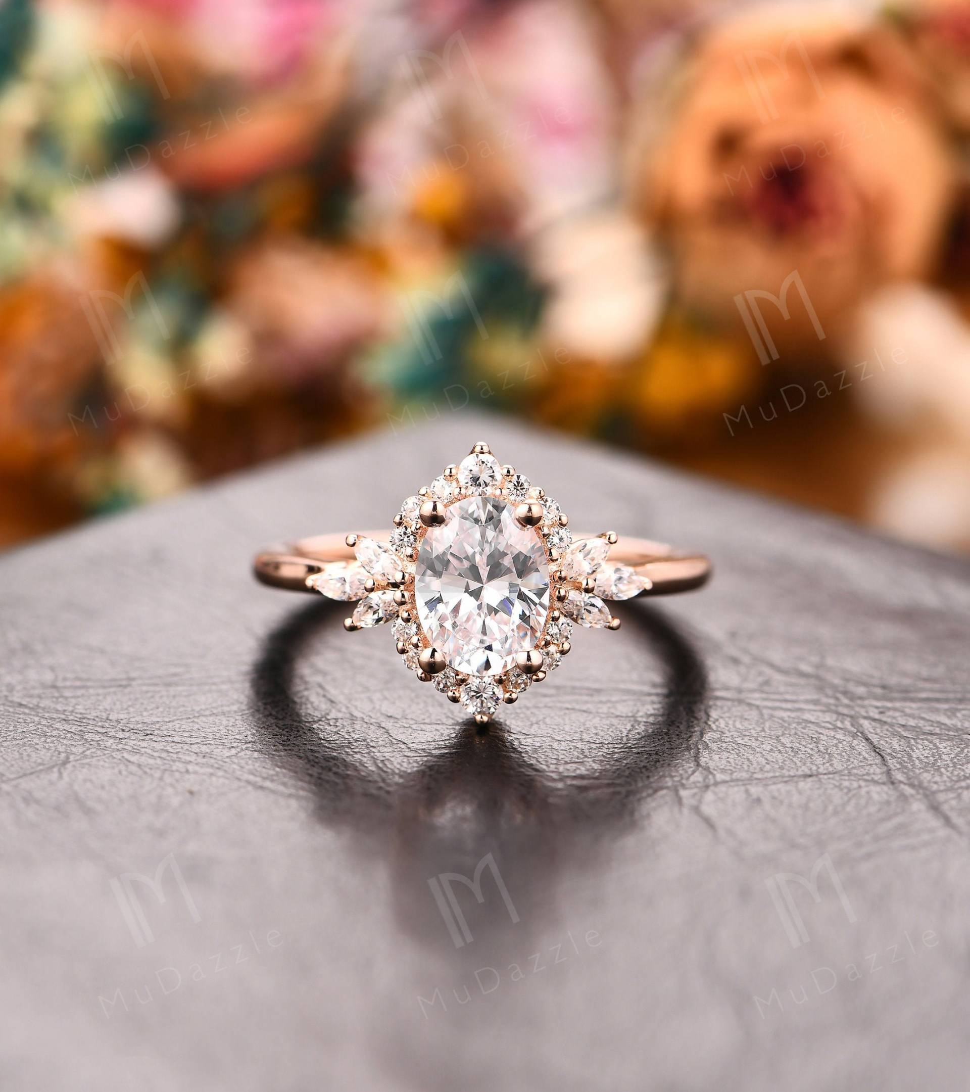 Cocktail Moissanite Ring // Art Deco 1.5Ct Oval Geformte Verlobungsring Simulierter Diamant Ehering Vintage Jubiläumsring von MuDazzle