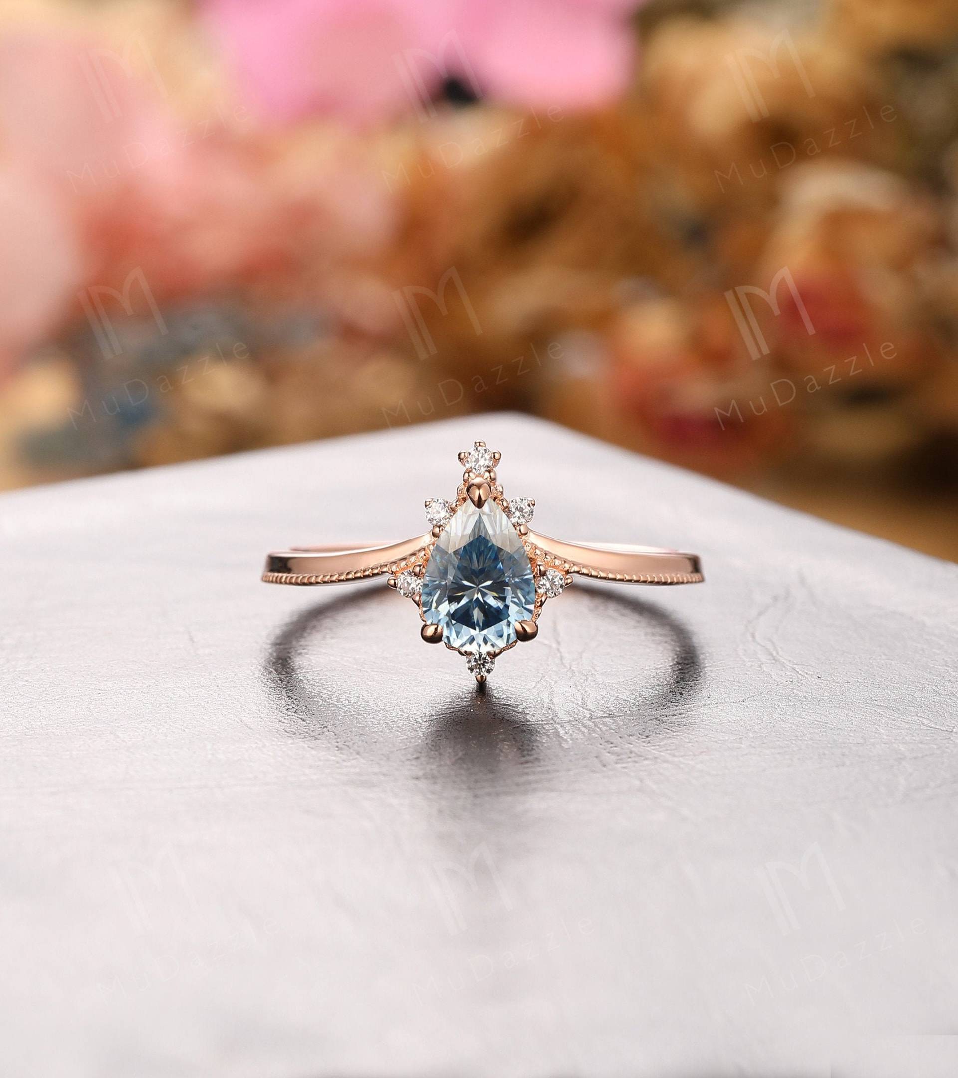 Cyan Blauer Moissanite Ring Aus Massivem Gold // Art Deco Ehering Mit Birnenschliff Vintage Verlobungsring Frauen Edelstein von MuDazzle