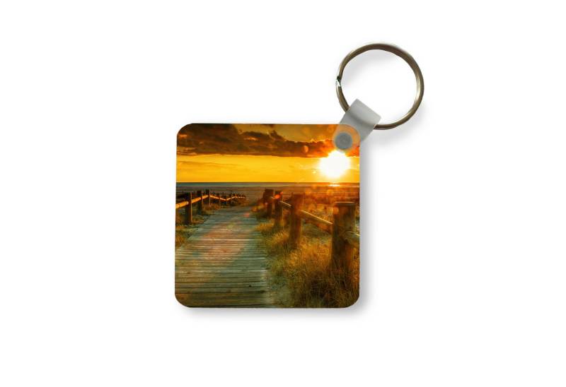 MuchoWow Schlüsselanhänger Sonne - Strand - Düne - Horizont - Gras - Weg - Orange, Quadratisch, Accessoire Auto / Haus / Rucksack / Handtasche, 5x5 cm von MuchoWow