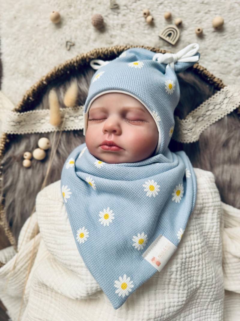 Mütze Aus Waffeljersey Mit Bindebändchen Mütze Aus Waffeljersey Mit Bindebändchen von MuckieundMilly