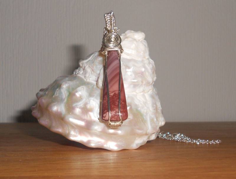 Eleganter Altrosa Imperial Jaspis Edelstein Cabochon Und Silber Wire Wrap Anhänger Eleganter Altrosa Imperial Jaspis Edelstein Cabochon Und Silber Wire Wrap Anhänger von MuckyMusings