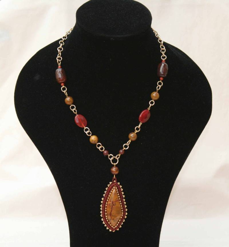 Wunderschöne Arizona Mogollon Rim Jaspis Cabochon Und Achat Edelstein Halskette von MuckyMusings