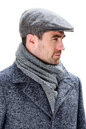 Mucros Weavers Men's Irish Trinity Flat Cap Driving Cap Made in Ireland (Grey, X-Large) von Mucros Weavers