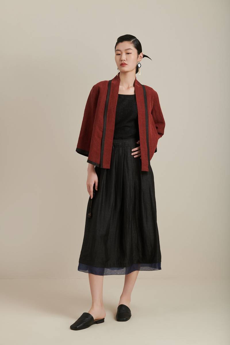 100% Gambierter Frauen Schwarzer Schlamm Seidenrock | Natürliche Pflanzengefärbt Umweltfreundliches Schlammseide Modelabel Auf Bestellung von MudSilkStudios