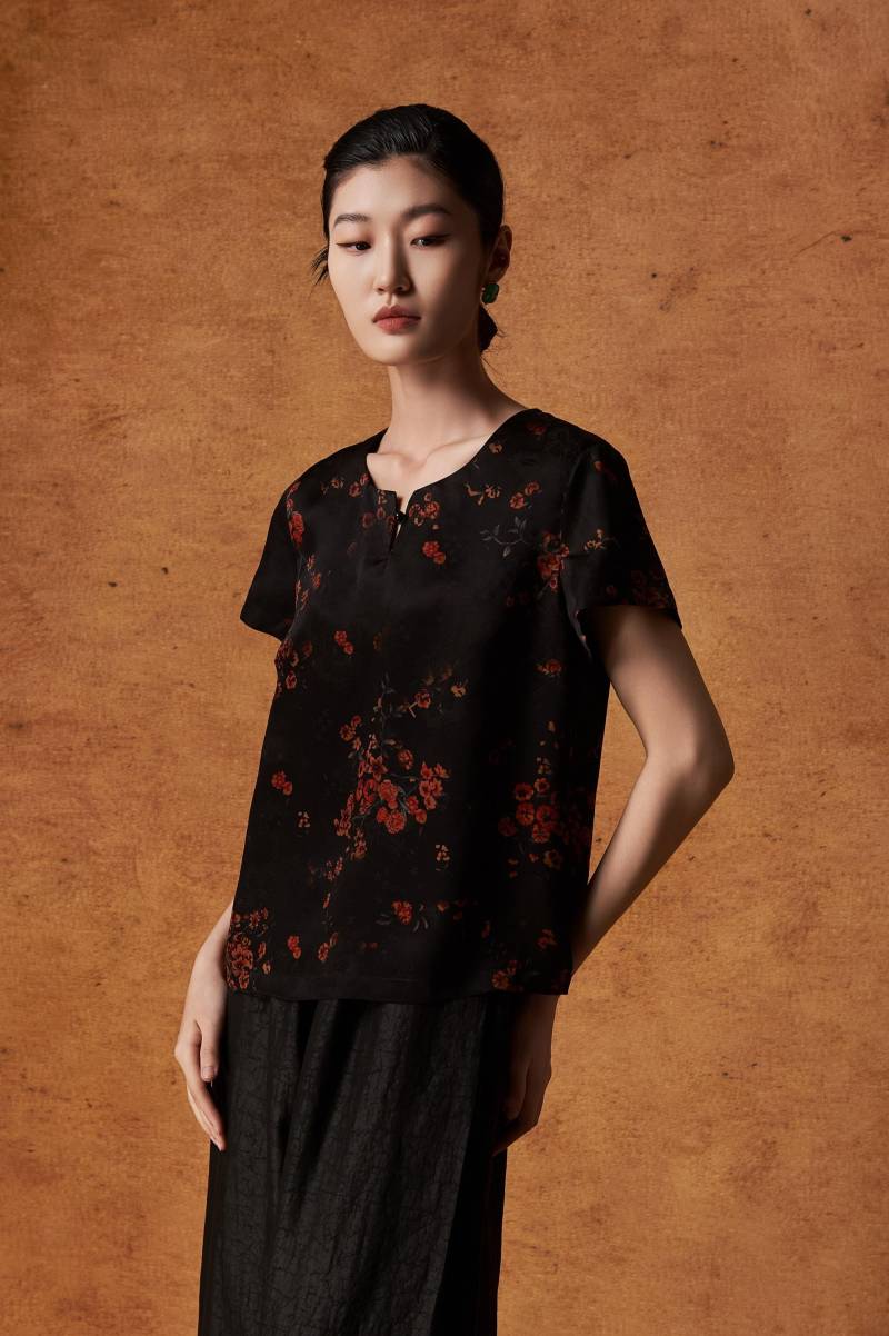 Vielseitiges, Leichtes Sommeroberteil Aus Schwarzer Seide, 100% Maulbeerseide, Natürlich Gefärbt, Entspannte Passform, Hua Luo-Seide, Sondergröße von MudSilkStudios