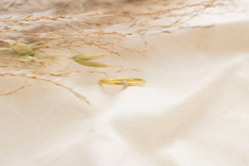 Filigraner Brillantring 585 Gelbgold - 14 Karat, 0.03 Carat Brillant von MuellerCollection
