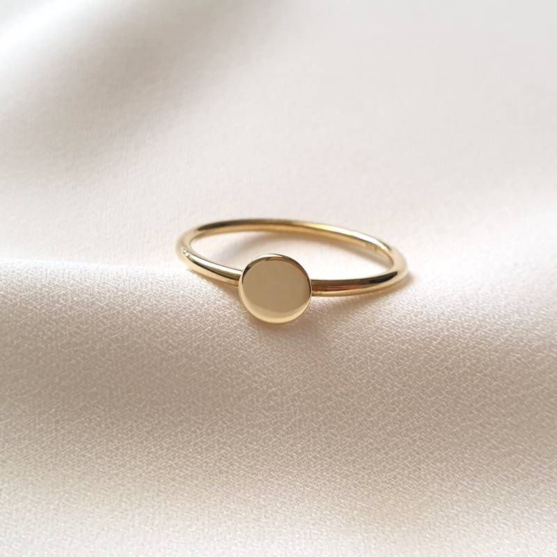 Plättchenring Dot Ring 585 Gelbgold 14 Karat Feiner Goldring Vorsteckring von MuellerCollection