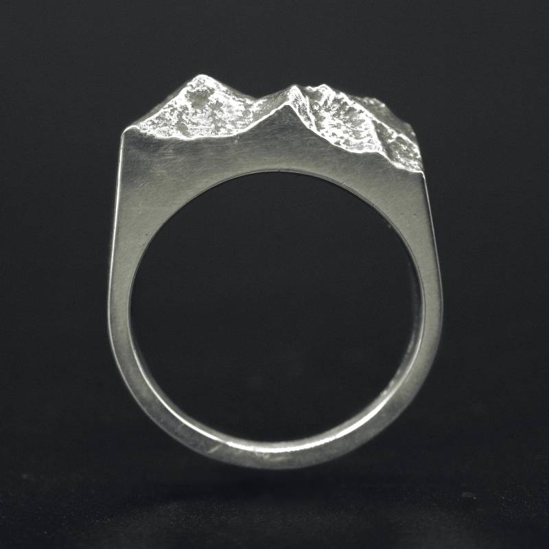 Everest Plateau Ring // Sterling Silver von Mueski