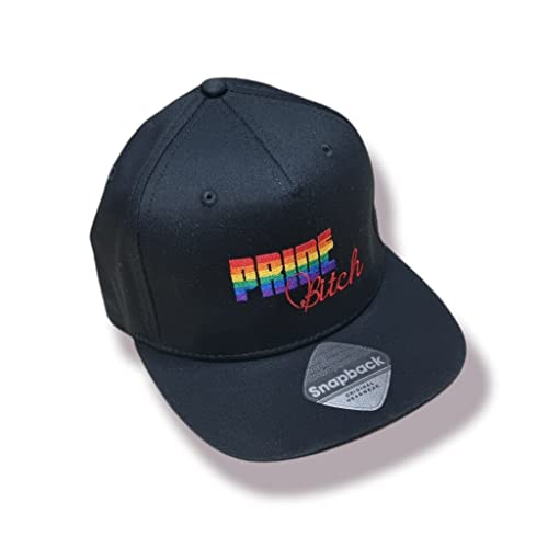 Mützenfritze Aufwendig bestickte 5 Panel Snapback Cap Pride Bitch in Regenbogenfarben. Perfekt für CSD, Pride usw. Größenverstellbar von Mützenfritze