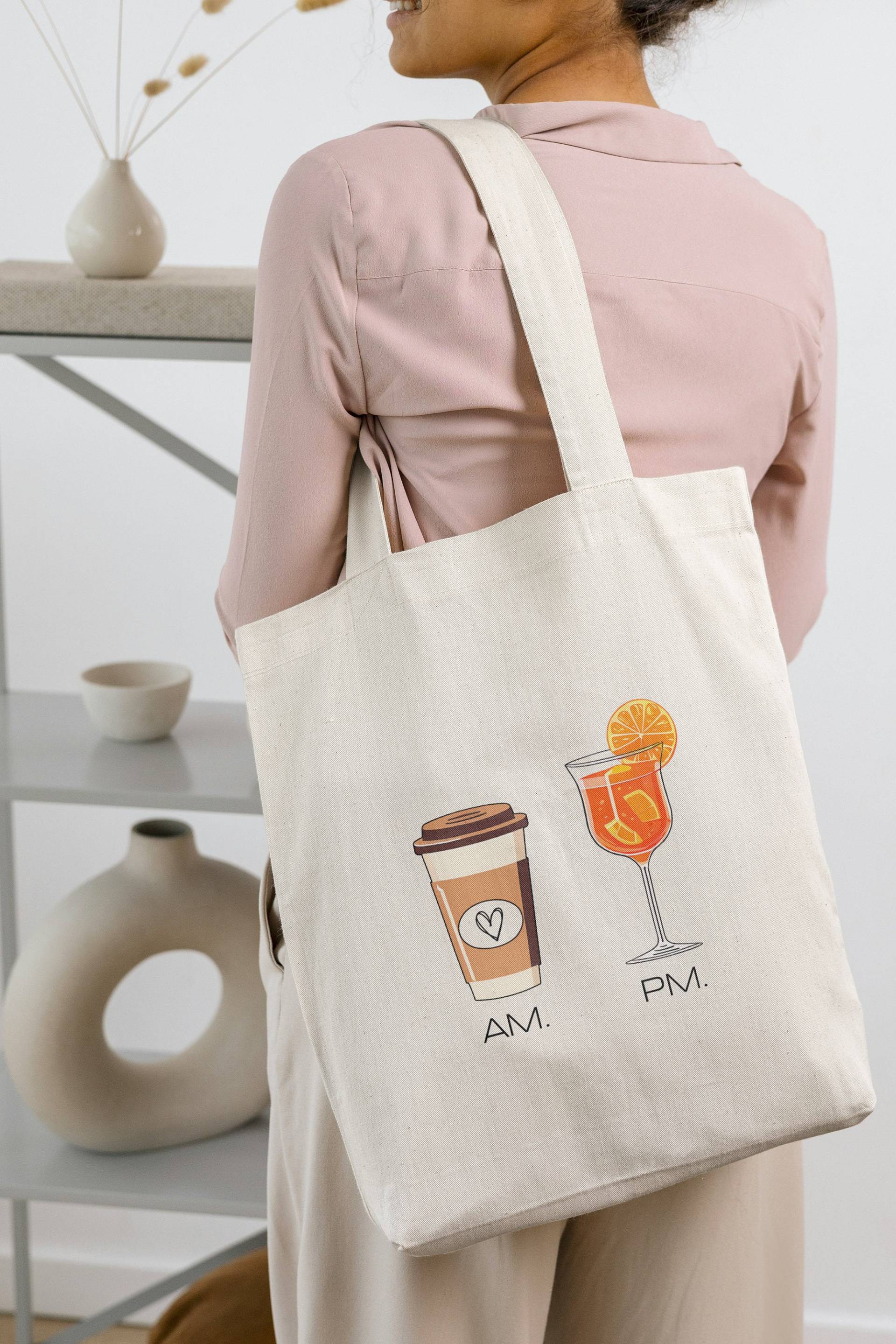 Coffee Am Aperol Spritz Pm Funny Meme Tote Bag Coffee Lover Retro 90S Gift Mother Y2K Holy Aperoli Vintage Alcohol Aperitifo Bestie von PricelessMomentsDE