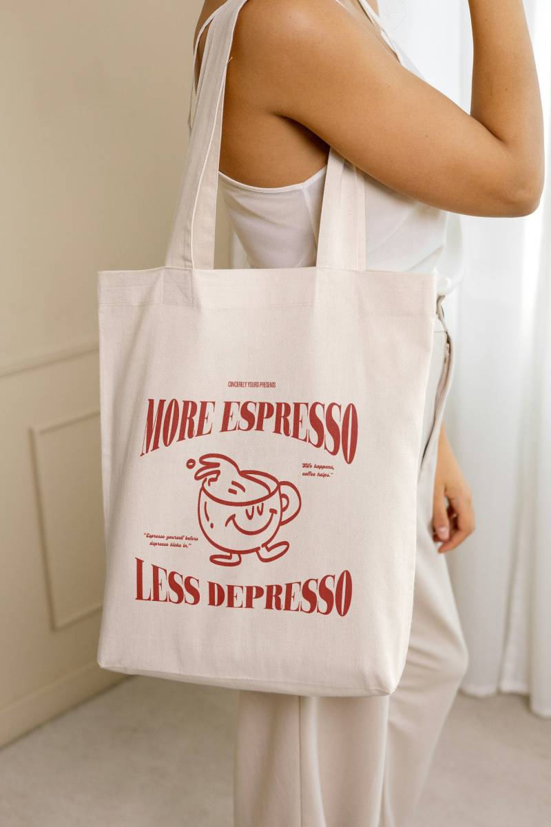 More Espresso Less Depresso Retro Comic Mug Tote Bag Coffee Lover Gift Sustainable Y2K Aesthetic Funny Meme Wellness Girl Breakfast 90S von PricelessMomentsDE