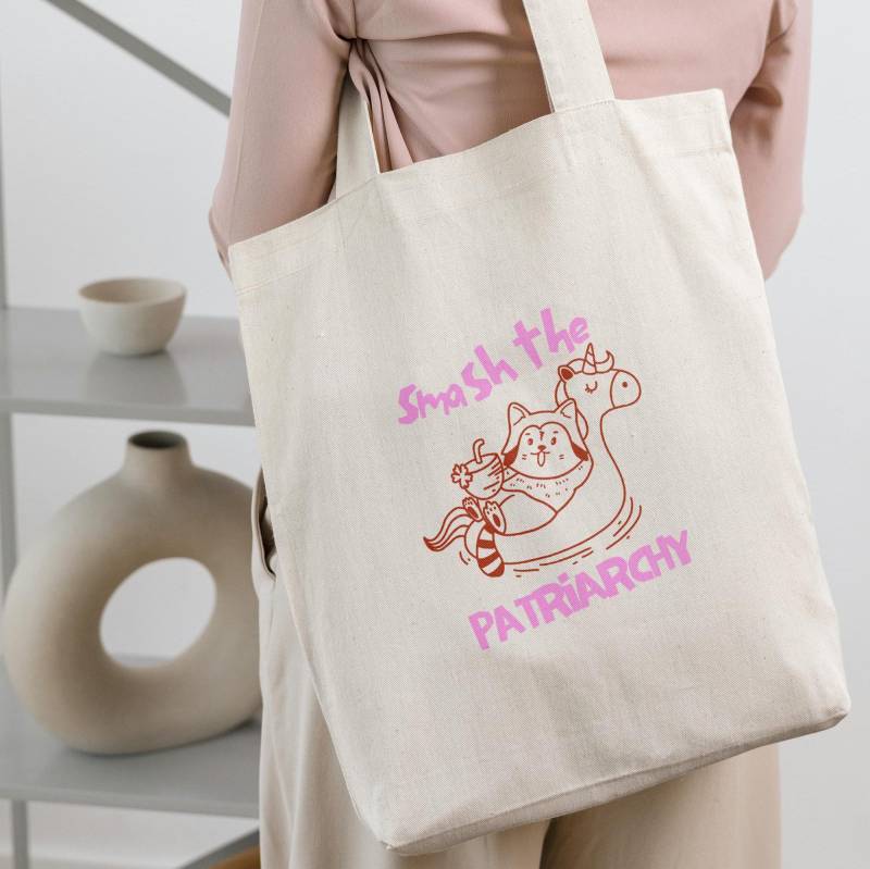Smash The Patriarchy Feminism Tote Bag Pink Minimal Design Gift Feminist Quote Empowered Women Equality Y2K Bestie Rights 90S Style von PricelessMomentsDE