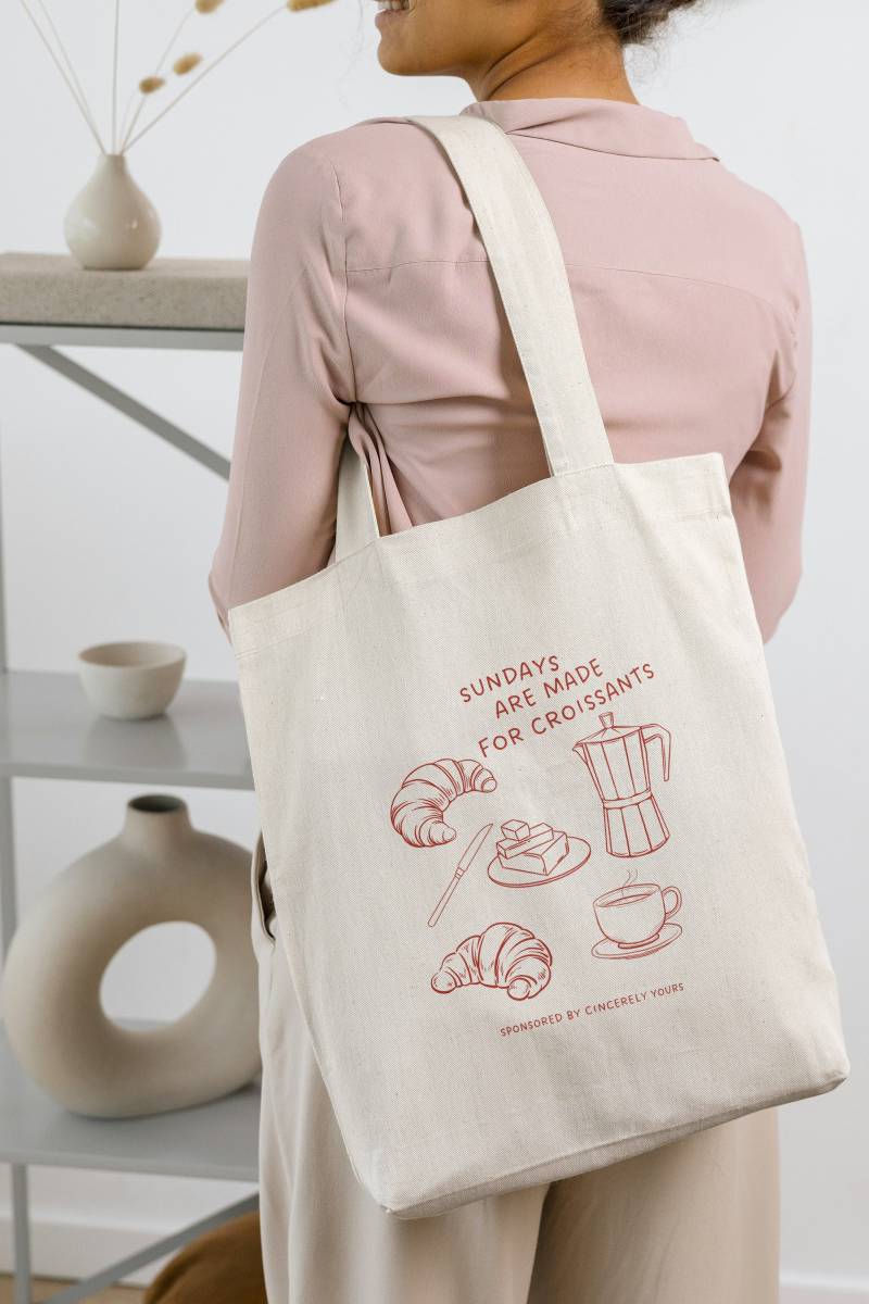 Sundays Are Made For Croissants Tote Bag Breakfast Lover Gift Sustainable Y2K Aesthetic Funny Meme Wellness Girl Coffee 90S Old Money von PricelessMomentsDE