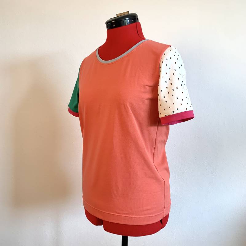 Buntes Kurzarm Tshirt Damen Größe S Hummer, Tupfer Und Grün von MujeGoods